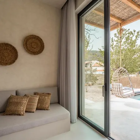 Monastery Estate Retreat 수지아