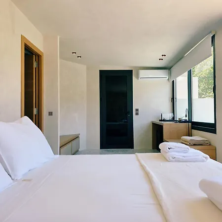 Monastery Estate Retreat 호텔 수지아