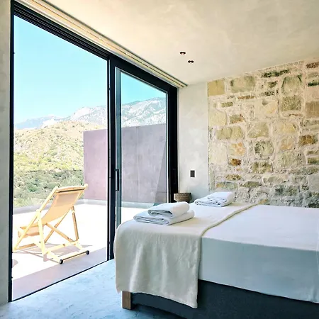 Monastery Estate Retreat 호텔 3*