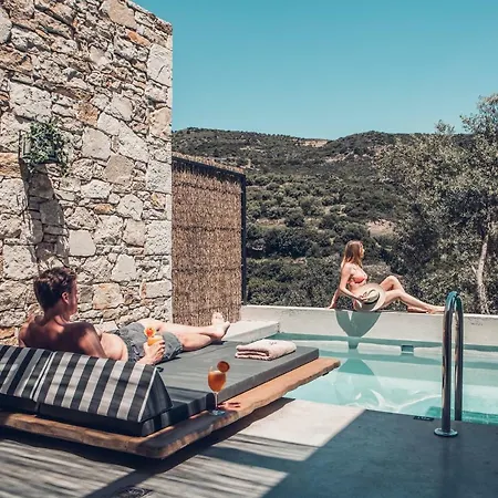 Monastery Estate Retreat 호텔 3*