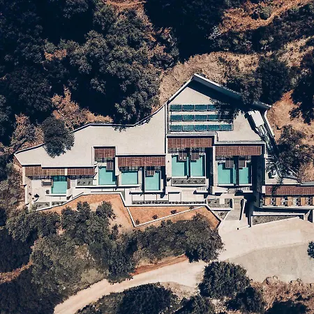 Monastery Estate Retreat 3* 수지아