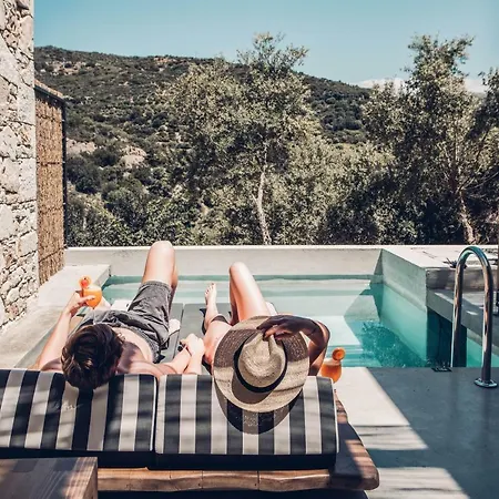 Monastery Estate Retreat 호텔 3*