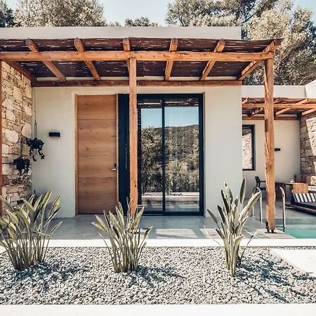 Monastery Estate Retreat 호텔 3*
