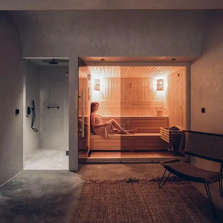 Monastery Estate Retreat スーギア