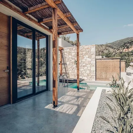 Monastery Estate Retreat ホテル スーギア